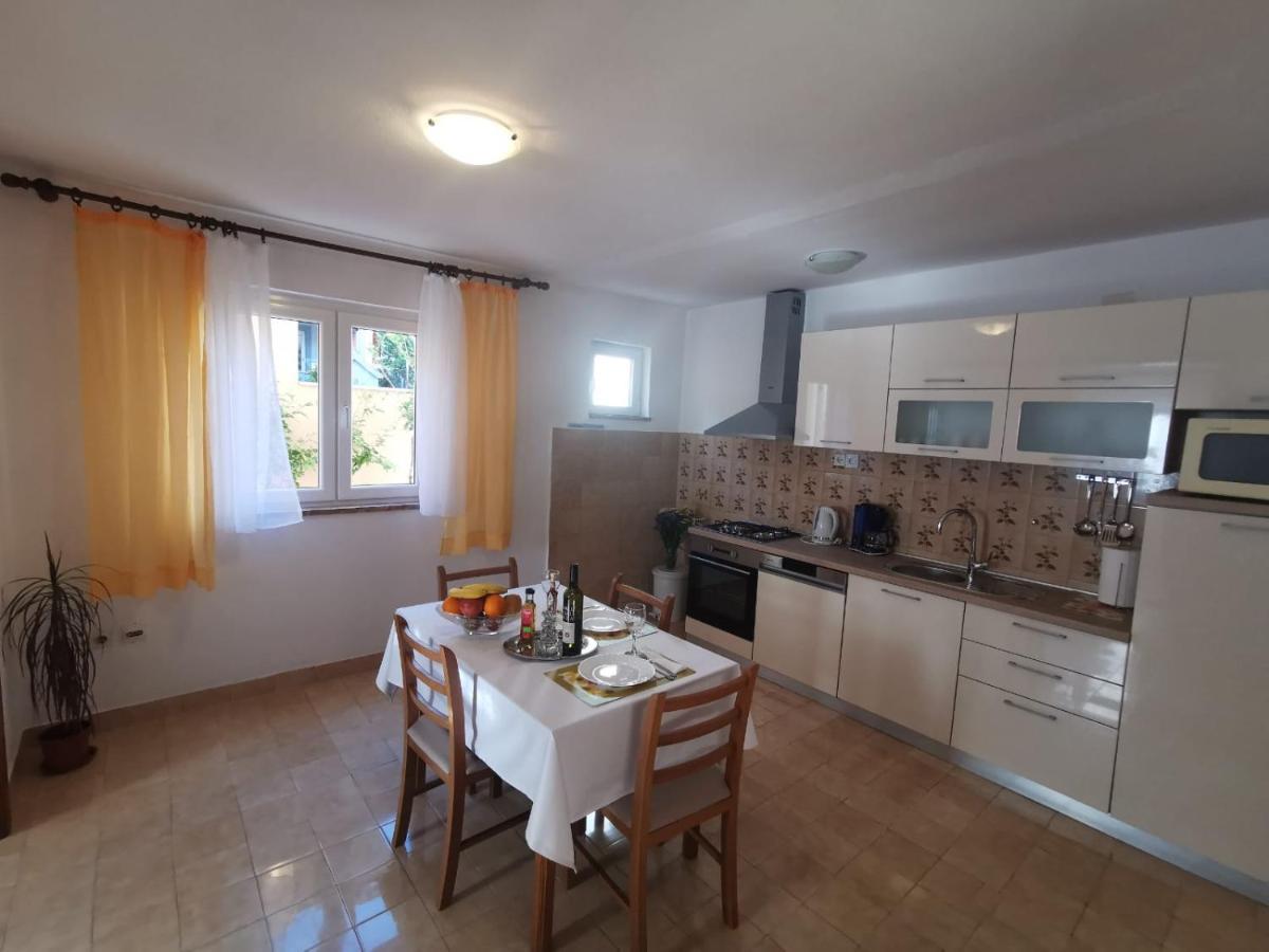 Apartment Ana Kaštel Sućurac Esterno foto